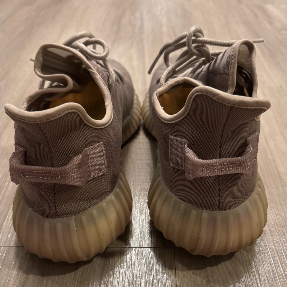 Men’s Yeezys - Picture 8 of 8